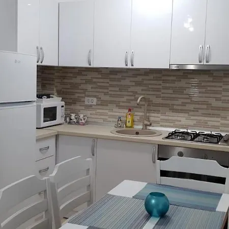 Апартаменты Laura Solid House Мамая