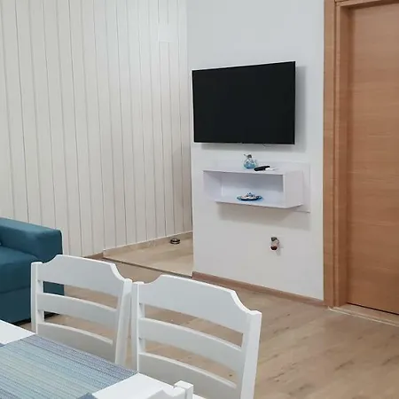 Laura Solid House Mamaia